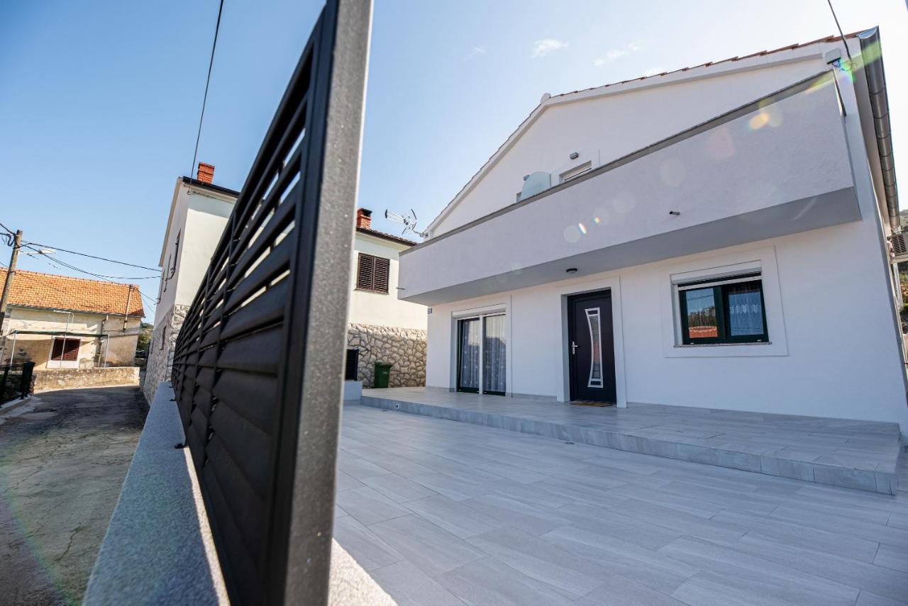 Il Dono Del Mare - Island Iz Apartment เวลิ อีช ภายนอก รูปภาพ