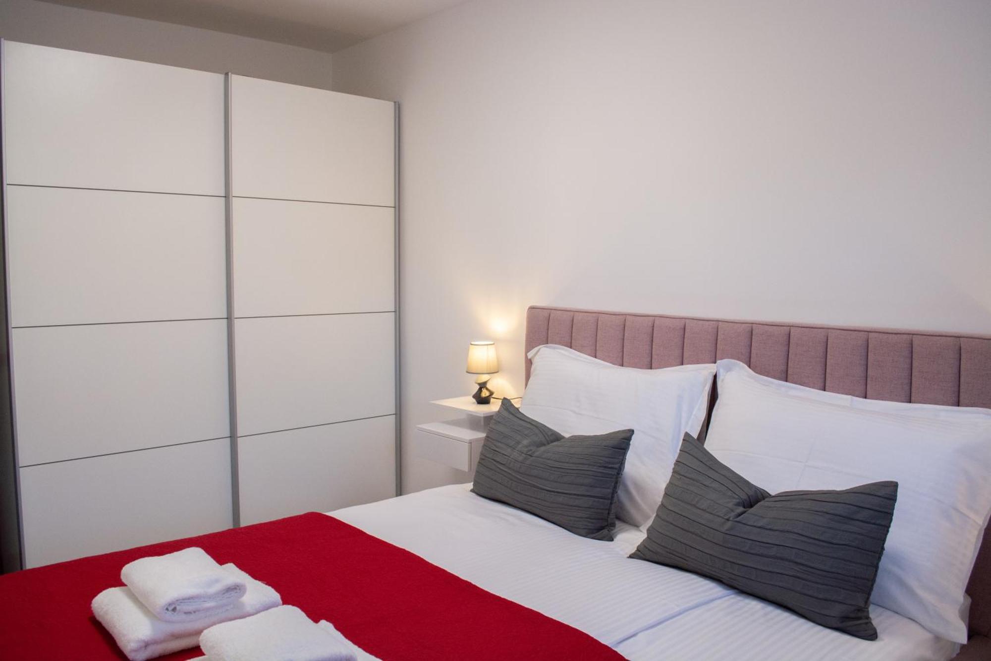 Il Dono Del Mare - Island Iz Apartment เวลิ อีช ภายนอก รูปภาพ